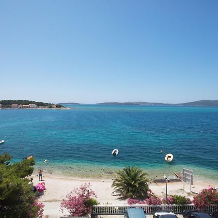 Family Friendly Seaside Apartments Brodarica, Sibenik - 15270 מראה חיצוני תמונה
