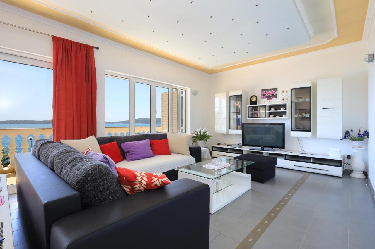 Family Friendly Seaside Apartments Brodarica, Sibenik - 15270 מראה חיצוני תמונה