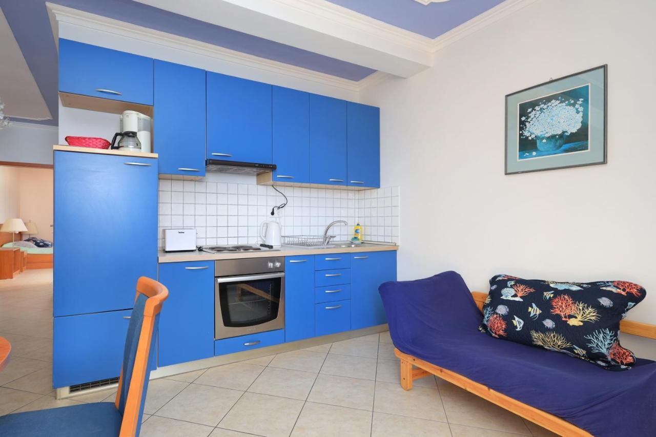 Family Friendly Seaside Apartments Brodarica, Sibenik - 15270 מראה חיצוני תמונה