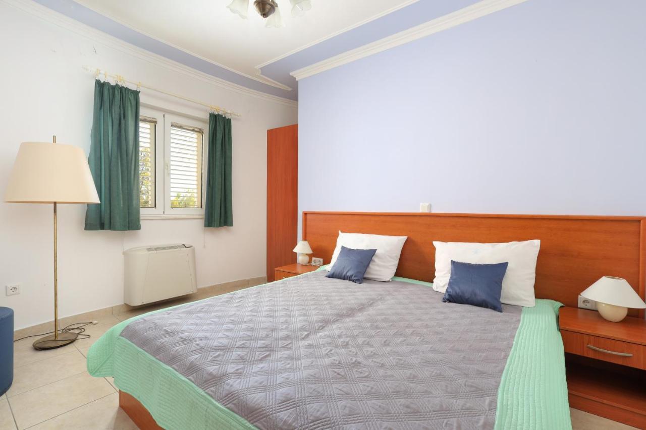 Family Friendly Seaside Apartments Brodarica, Sibenik - 15270 מראה חיצוני תמונה