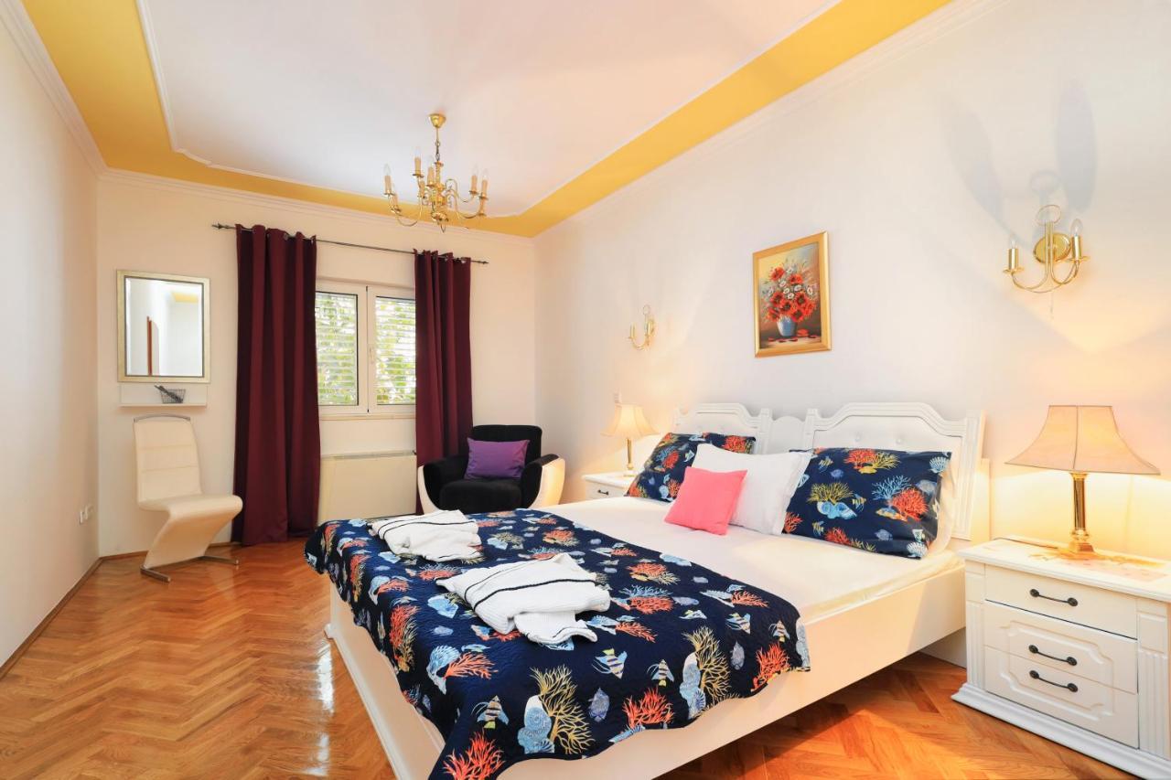 Family Friendly Seaside Apartments Brodarica, Sibenik - 15270 מראה חיצוני תמונה