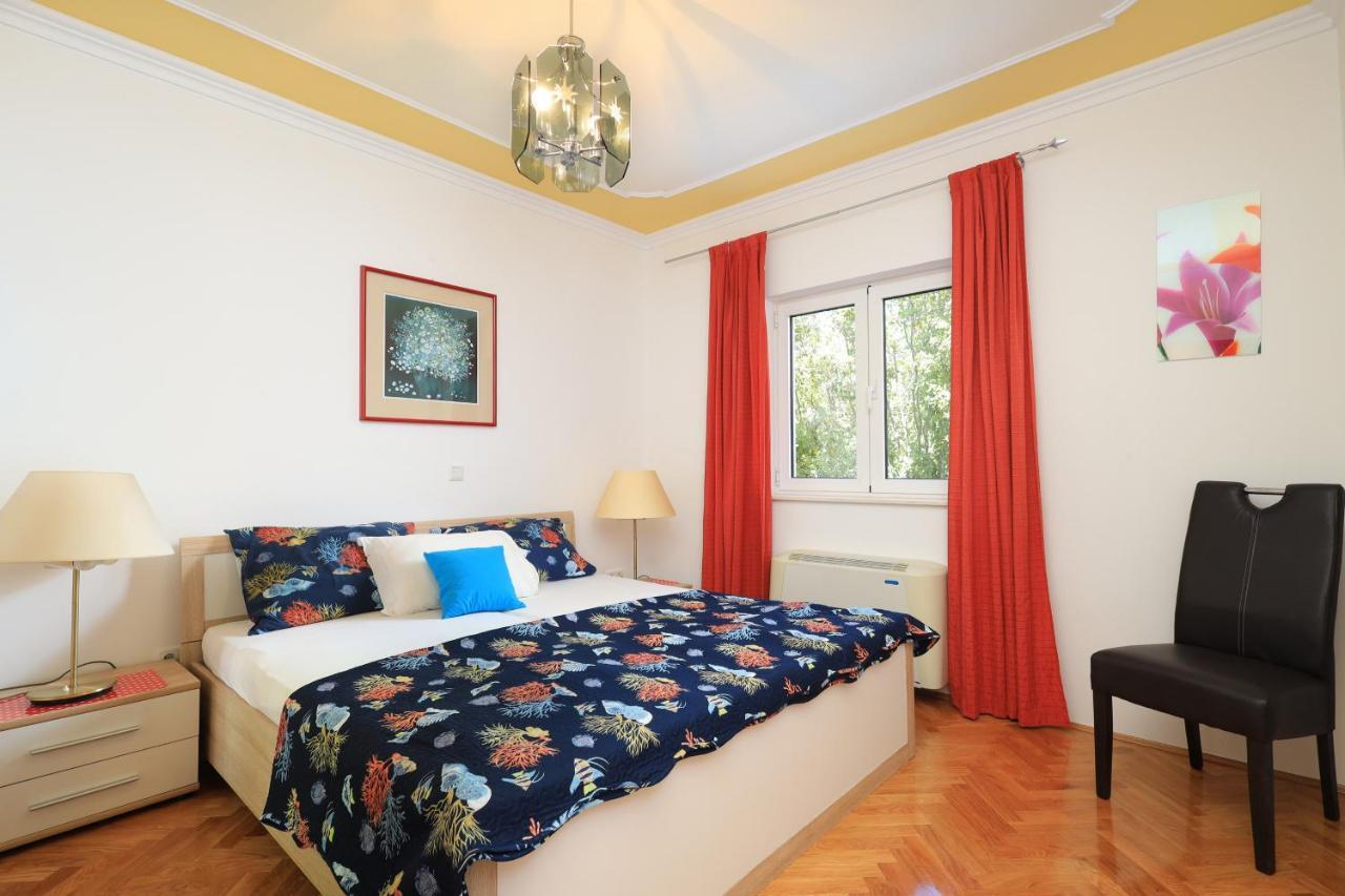 Family Friendly Seaside Apartments Brodarica, Sibenik - 15270 מראה חיצוני תמונה