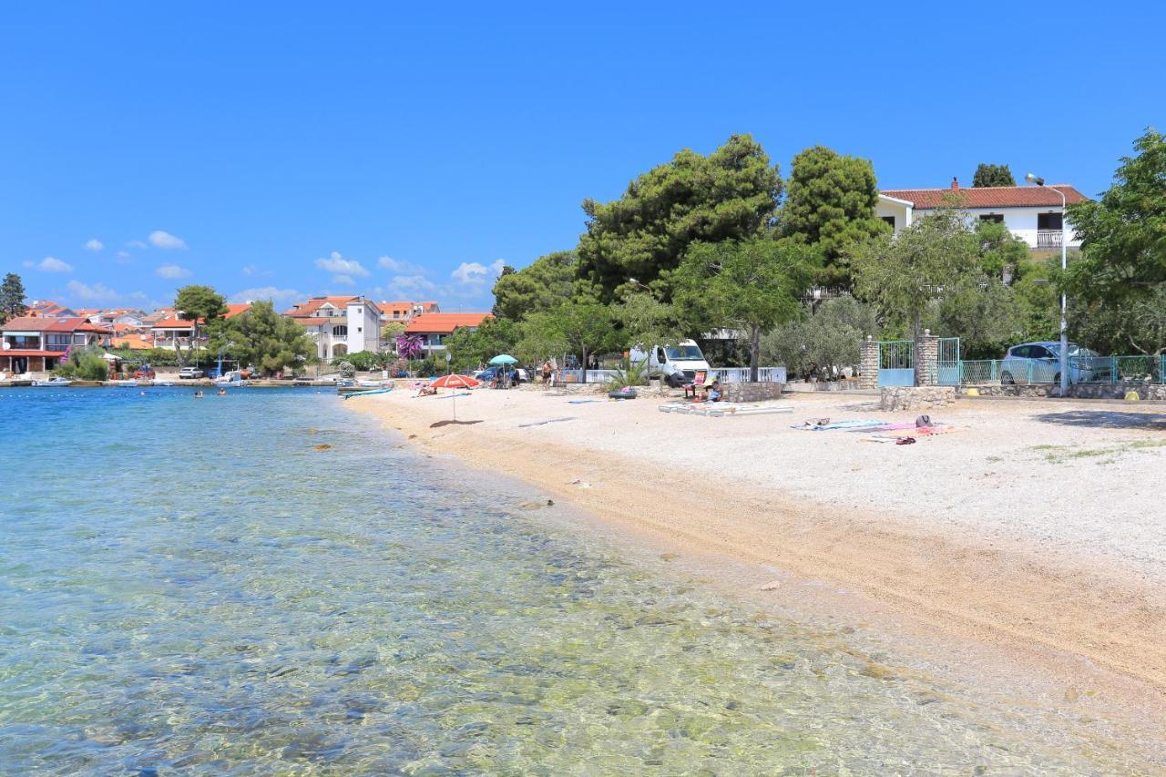 Family Friendly Seaside Apartments Brodarica, Sibenik - 15270 מראה חיצוני תמונה