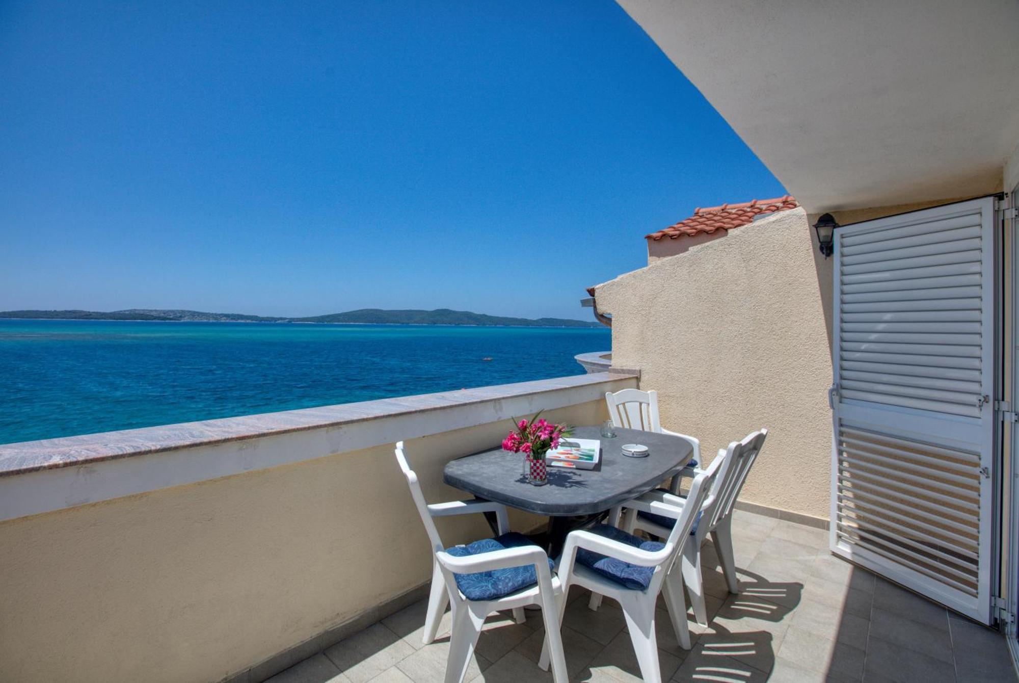 Family Friendly Seaside Apartments Brodarica, Sibenik - 15270 מראה חיצוני תמונה