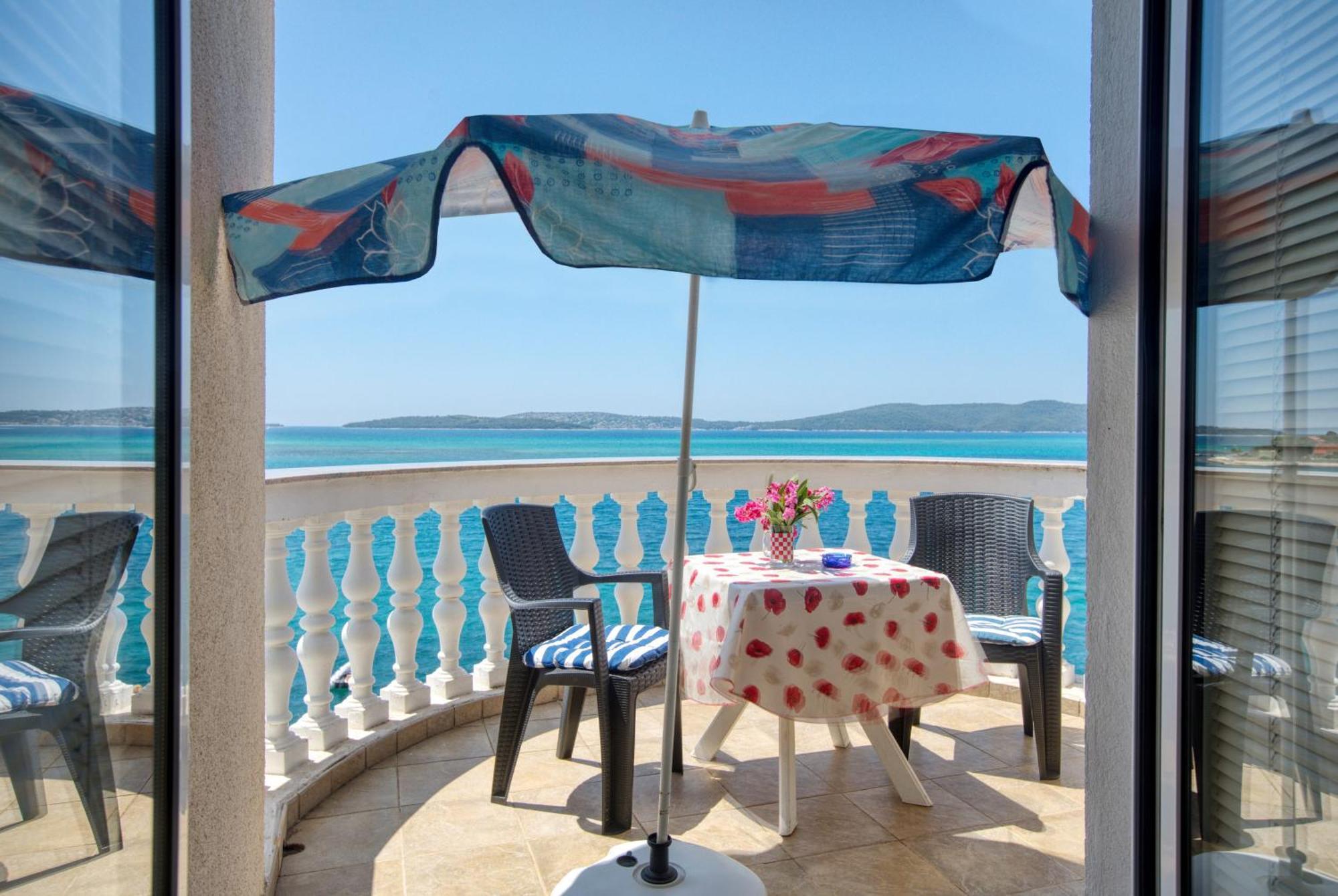 Family Friendly Seaside Apartments Brodarica, Sibenik - 15270 מראה חיצוני תמונה