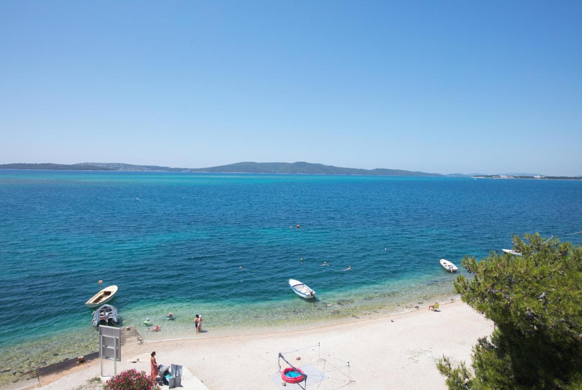 Family Friendly Seaside Apartments Brodarica, Sibenik - 15270 מראה חיצוני תמונה