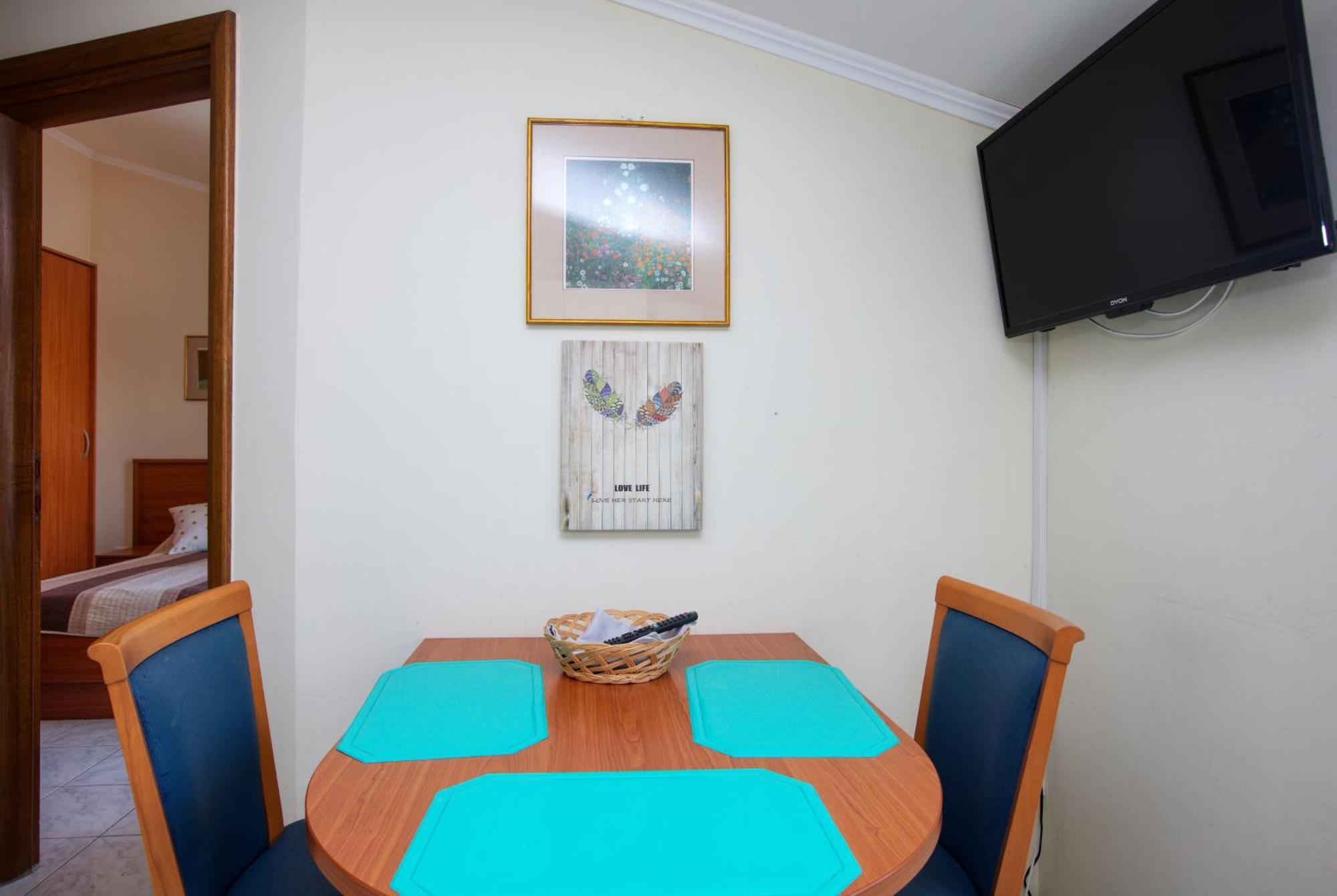 Family Friendly Seaside Apartments Brodarica, Sibenik - 15270 חדר תמונה