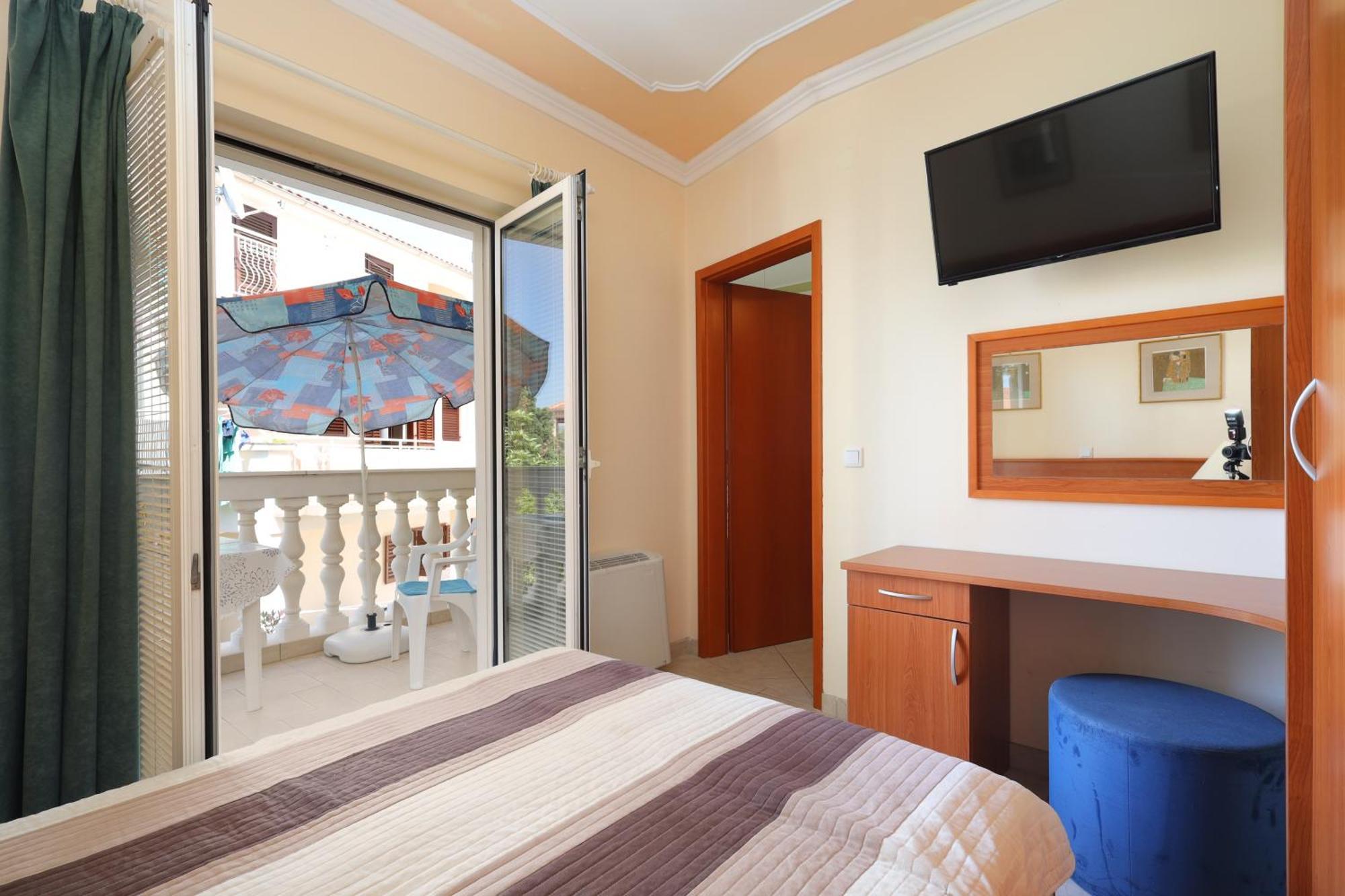 Family Friendly Seaside Apartments Brodarica, Sibenik - 15270 חדר תמונה